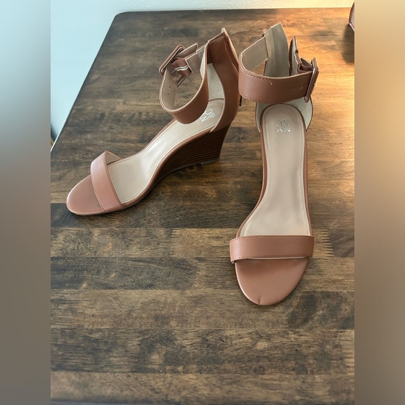 NY&C brown wedge sandals, size 10. - Picture 3 of 5